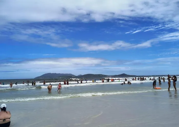 Apartamento com vista para praia do Forte em Cabo Frio